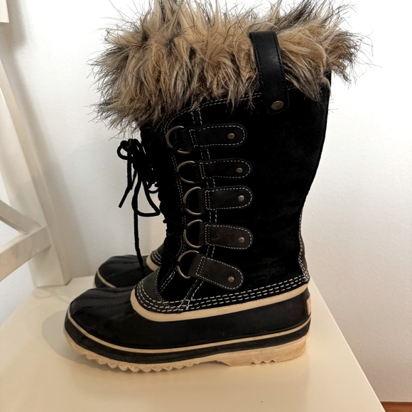SOREL Joan of Arctic Winter Boots 8 - Picture 3 of 9